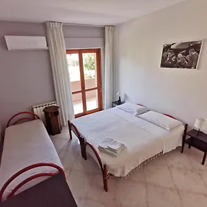 appartamento-del-toro-residence-le-oasi.sicilyhotelsitaly.net/